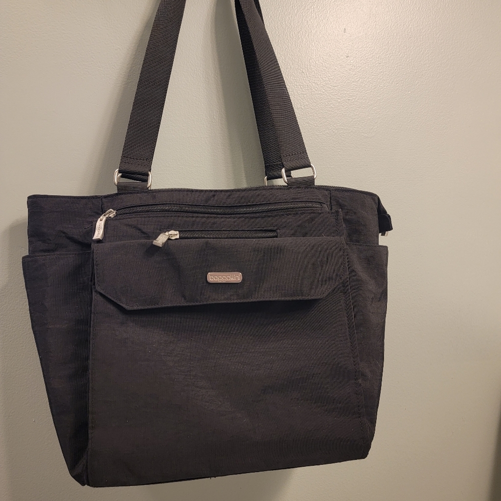 Baggallini travel tote